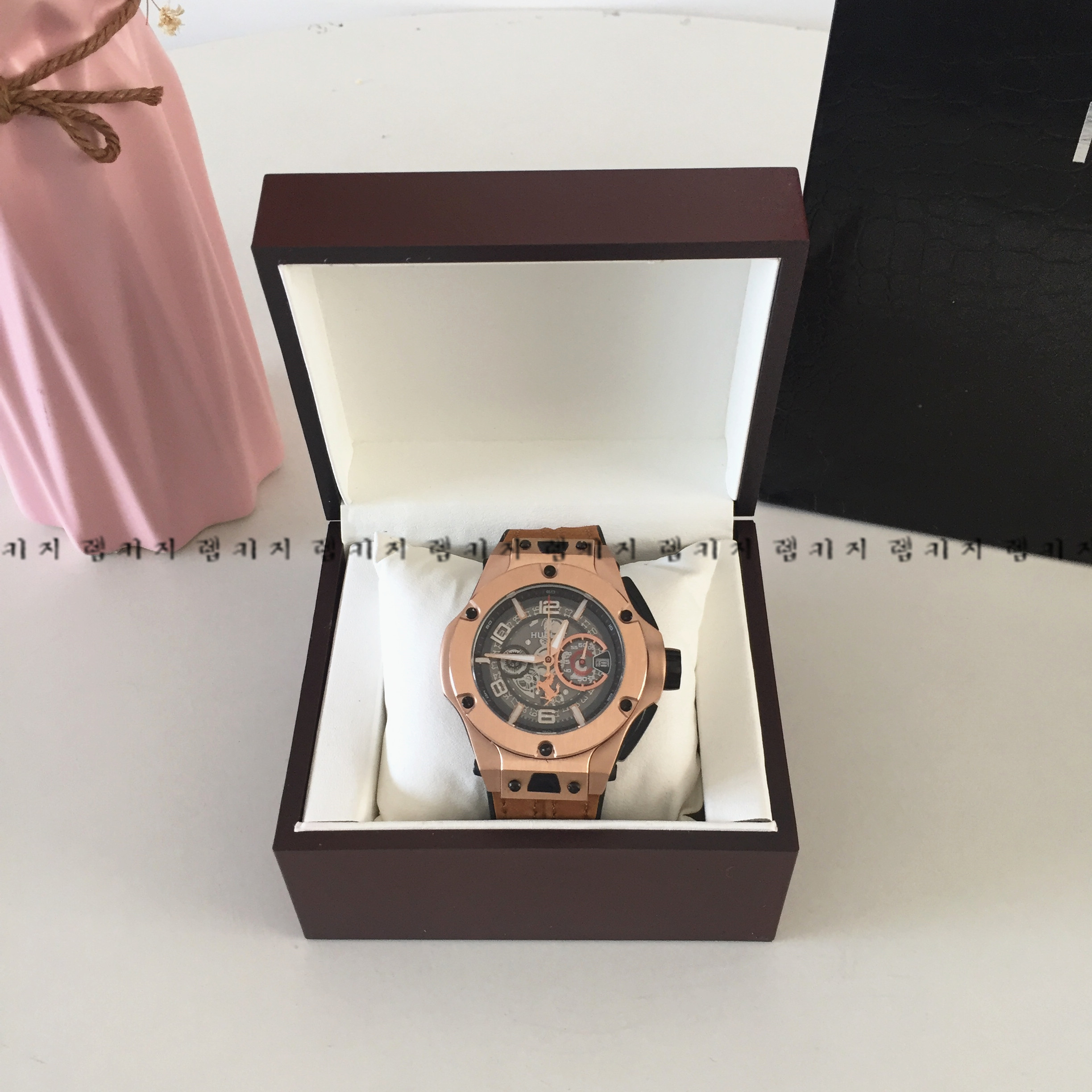 위블로 페라리 빅 타이타니움 우레탄 가죽시계